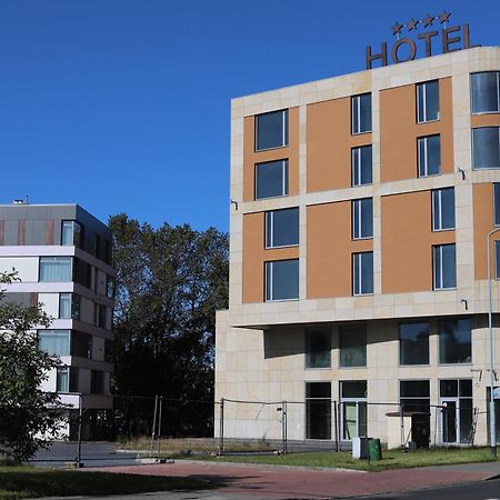 Verde Apartments Centrum Klimatyzacja كوزتسالين المظهر الخارجي الصورة